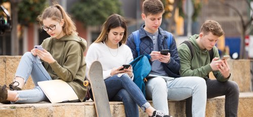Helping Teens Handle Social Media Pressure