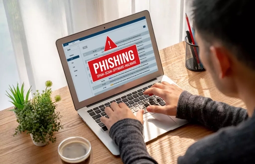 Email Scam Tactics: Fake Virus and Data Loss Warnings