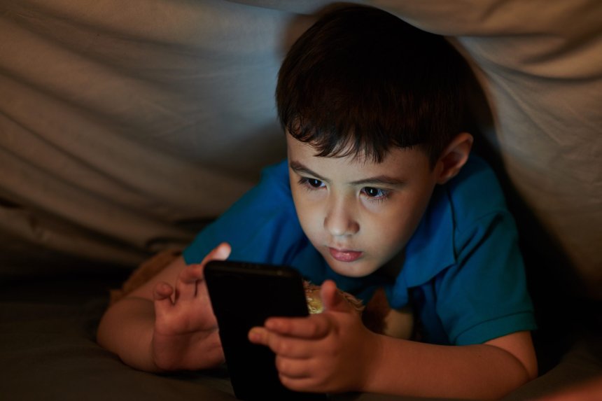 The Quiet Influence of “Auto-Play Loops” on Kids’ Time and Attention
