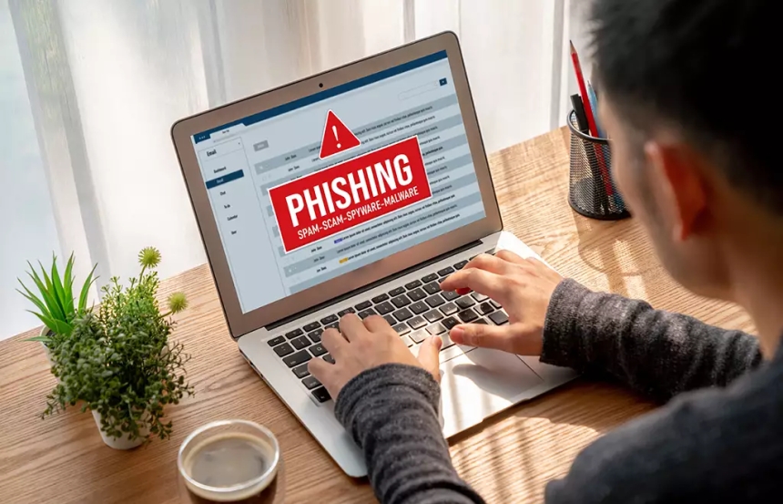 Email Scam Tactics: Fake Virus and Data Loss Warnings