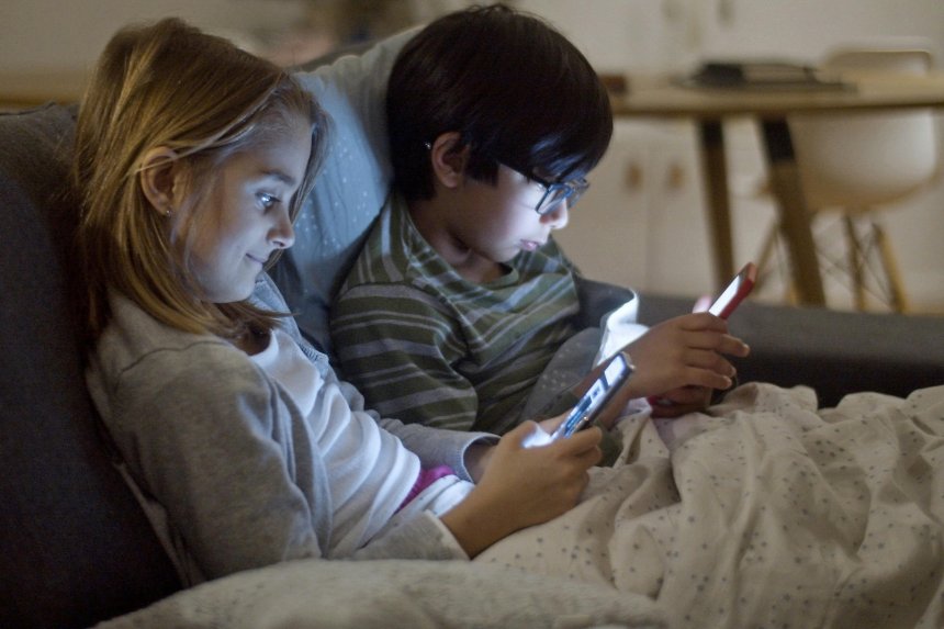 Helping Kids Navigate the Online World Safely: A Guide for Parents